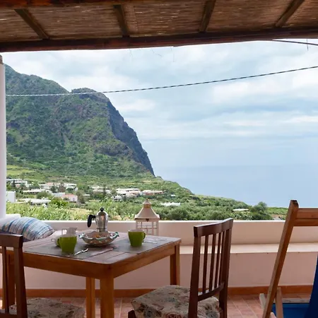 Alloggio per agriturismo Al Cappero Malfa (Salina)